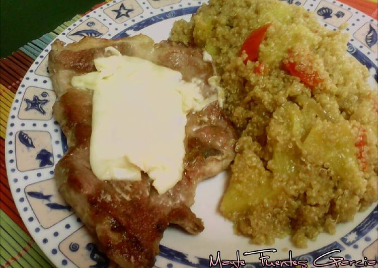 Chuleta de cerdo con quinoa con piña
