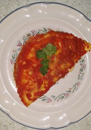 Una foto de Omelette entomatado 🍅