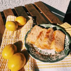 A picture of EASY LEMON CAKE🍋.