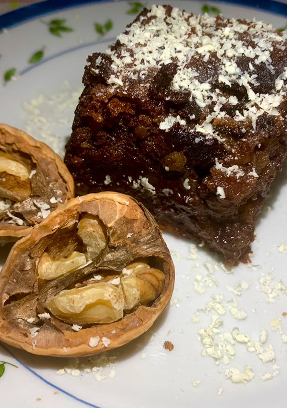 Una foto de Brownie de chocolate con nueces 🍫