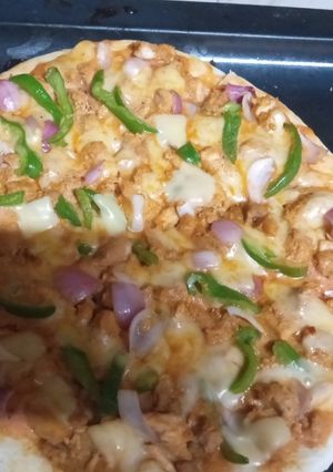 A picture of Creamy pizza.