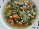 Caldo Sopa de verduras de la huerta