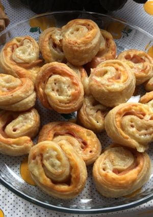 Una foto de Rollitos de jamón y queso