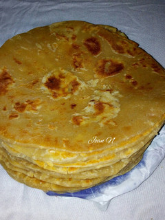 A picture of Chapatis.