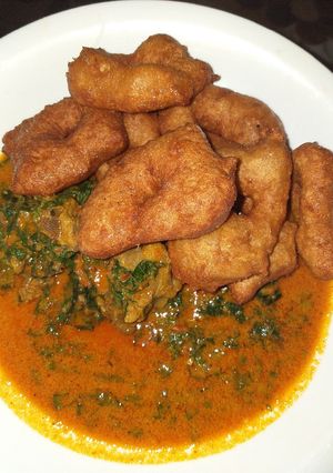 A picture of Funkasau with groundnut soup.