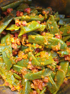 Una foto de Judías verdes con tomate y jamón