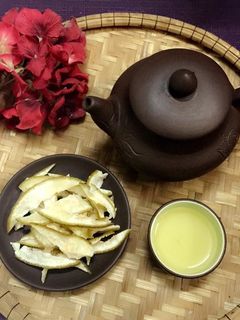 Hình của món Mứt vỏ bưởi sấy.