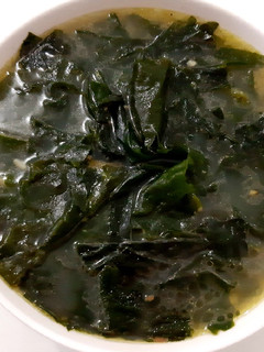 Foto resep Sup Rumput Laut Korea (Miyeok Guk)