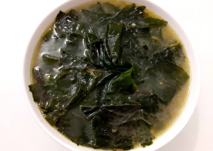 Langkah Mudah untuk Membuat Sup Rumput Laut Korea (Miyeok Guk) yang Bisa Manjain Lidah