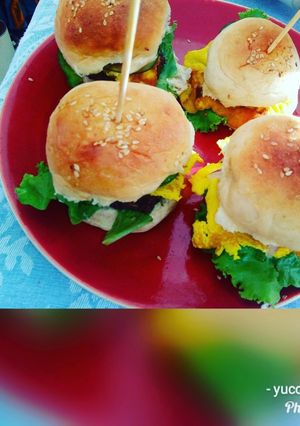 A picture of Beef burger.
