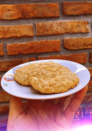 Una foto de Cookies con avena y choco blanco ✨