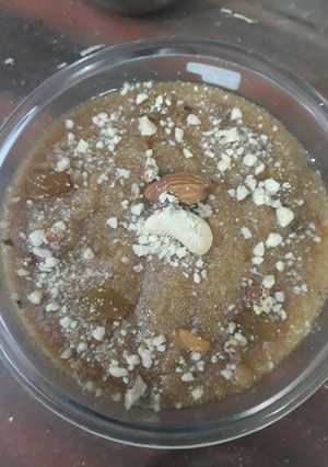 A picture of Suji keser halwa.