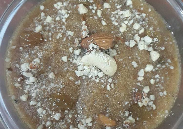 Steps to Make Super Quick Homemade Suji keser halwa