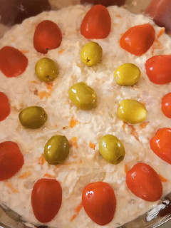 Una foto de Ensaladilla de cangrejo y atún