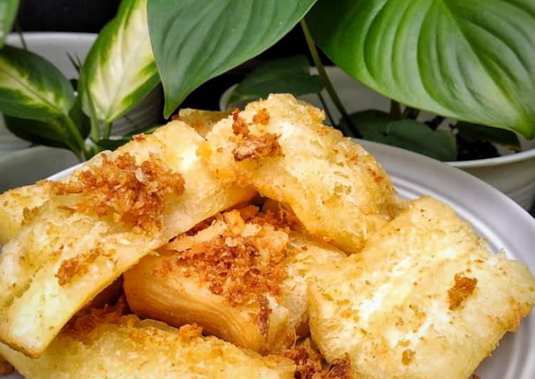 Langkah Mudah untuk Menyiapkan Singkong goreng merekah yang Lezat