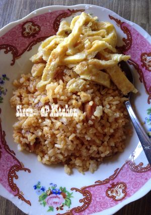 Foto resep Nasi goreng sosis telur orak arik sederhana