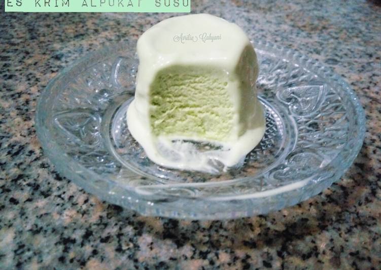 Langkah Mudah untuk Membuat Es Krim Alpukat Susu Lembut Anti Gagal