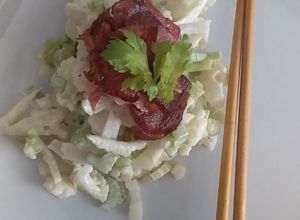 Una foto de Ensalada de Apio y coliflor