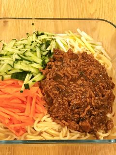 炸醬麵（味噌版） 的食譜成品照片