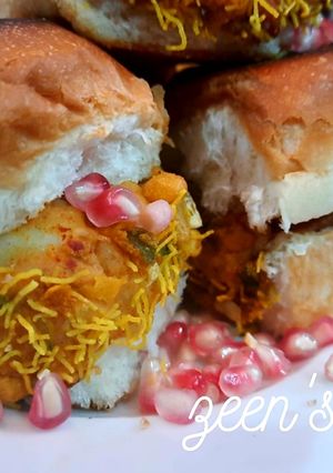 A picture of Dabeli.
