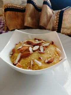 मूंग दाल हलवा (moong dal halwa recipe in Hindi) रेसिपी मुख्य फोटो