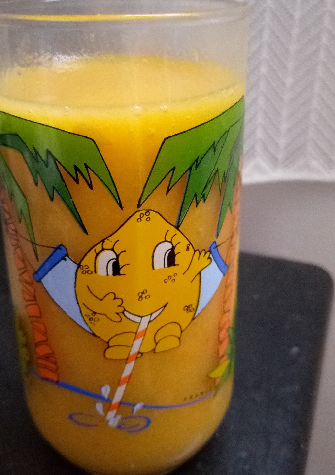 A picture of Mango-Banana juice with Thorn Melon trace.