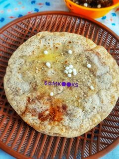 पारंपरिक - गुळाची पोळी / तिळ गूळ पोळी (Tilgul Poli Recipe In Marathi) रेसिपी चे मुख्य फोटो