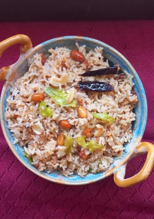 A picture of Til Rice.