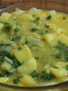 Una foto de Kartoffesalat o ensalada alemana de papas