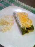 Panqueques de espinaca rellenos de pollo y queso cheddar