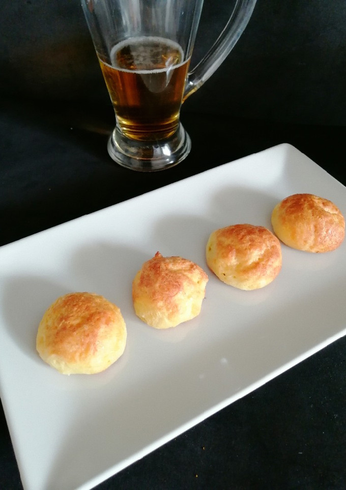 Una foto de Mini buñuelos de queso Edam