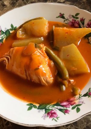 Una foto de Mole Amarillo de Pollo