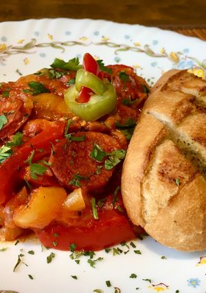 Bazsalikomos lecsó, csípős mangalica kolbásszal recept fotója