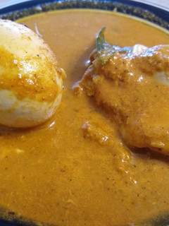 அரைத்து விட்ட செட்டிநாடு முட்டை குழம்பு (Muttai Kulambu Recipe in tamil) செய்முறை முக்கிய புகைப்படம்