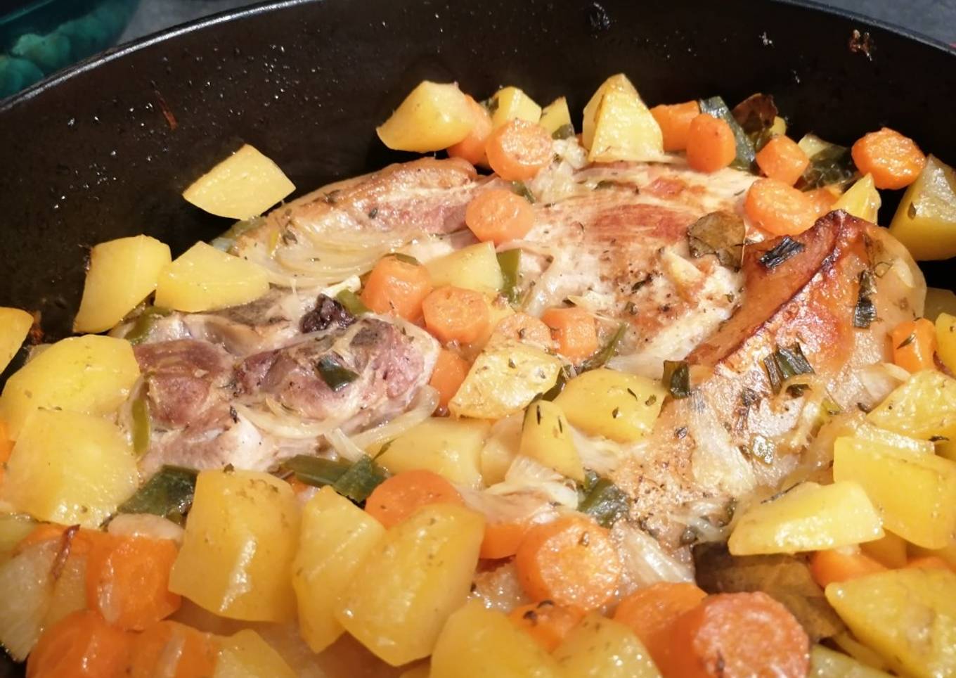 Rouelle de porc et ses légumes frais