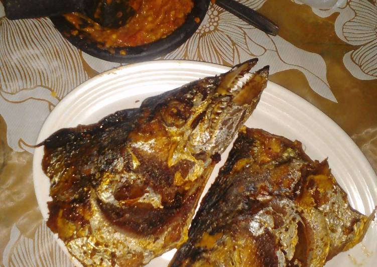 Bagaimana Membuat Kepala tengiri goreng Anti Gagal