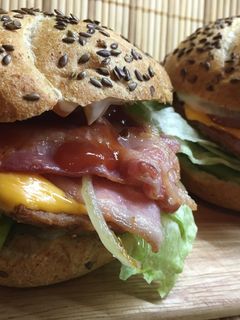 “Paraszthambi”ahogy Mi szeretjük 😊🍔 recept fotója