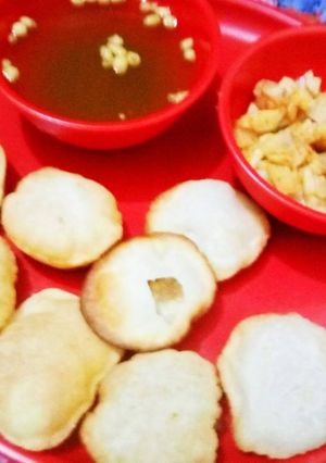 A picture of Suji ke golgappe.