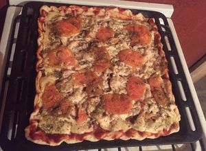 Una foto de Pizza casera de carne