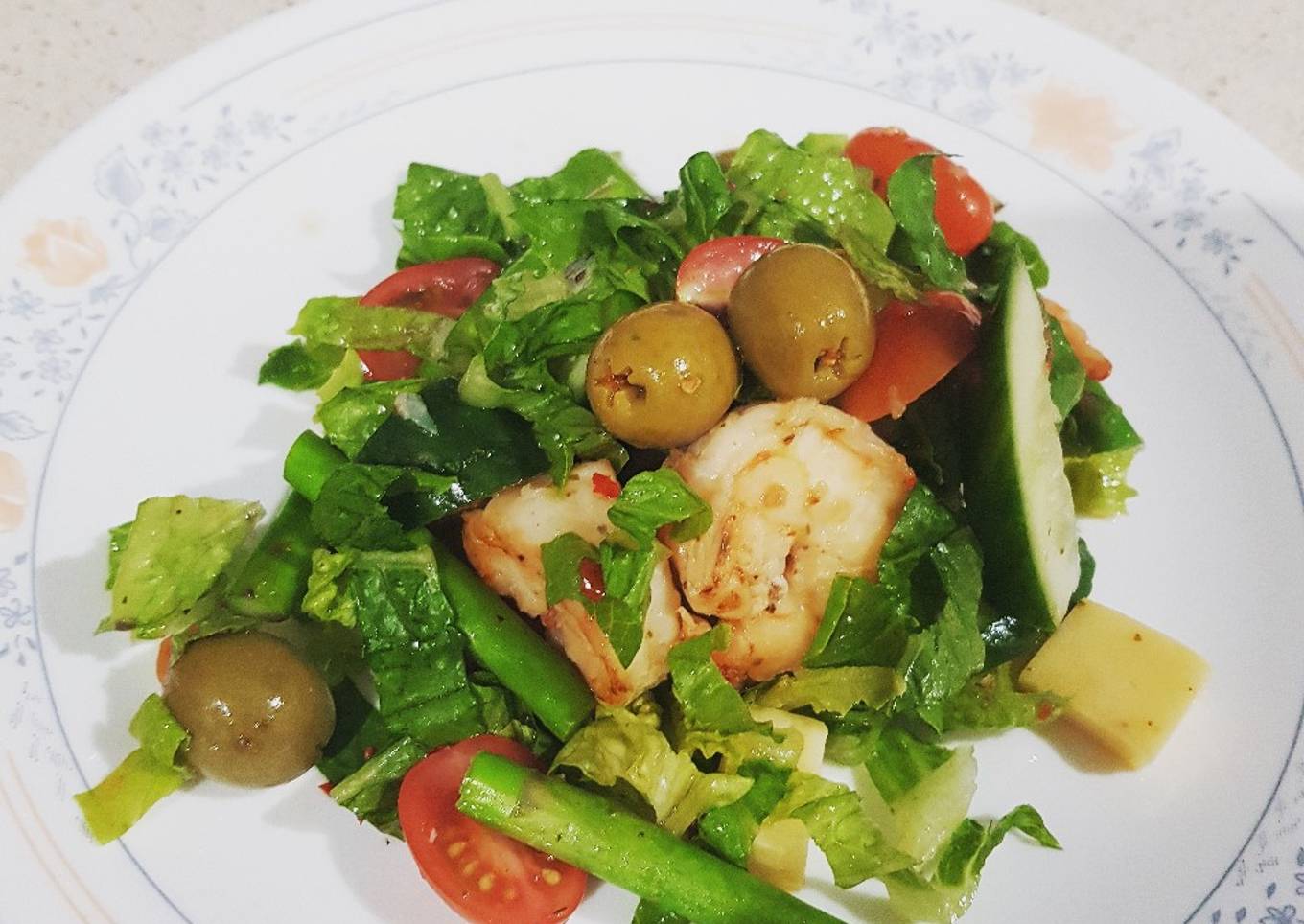 Healthy shrimp salad