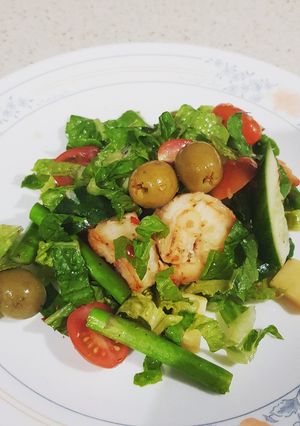 A picture of Healthy prawn salad.