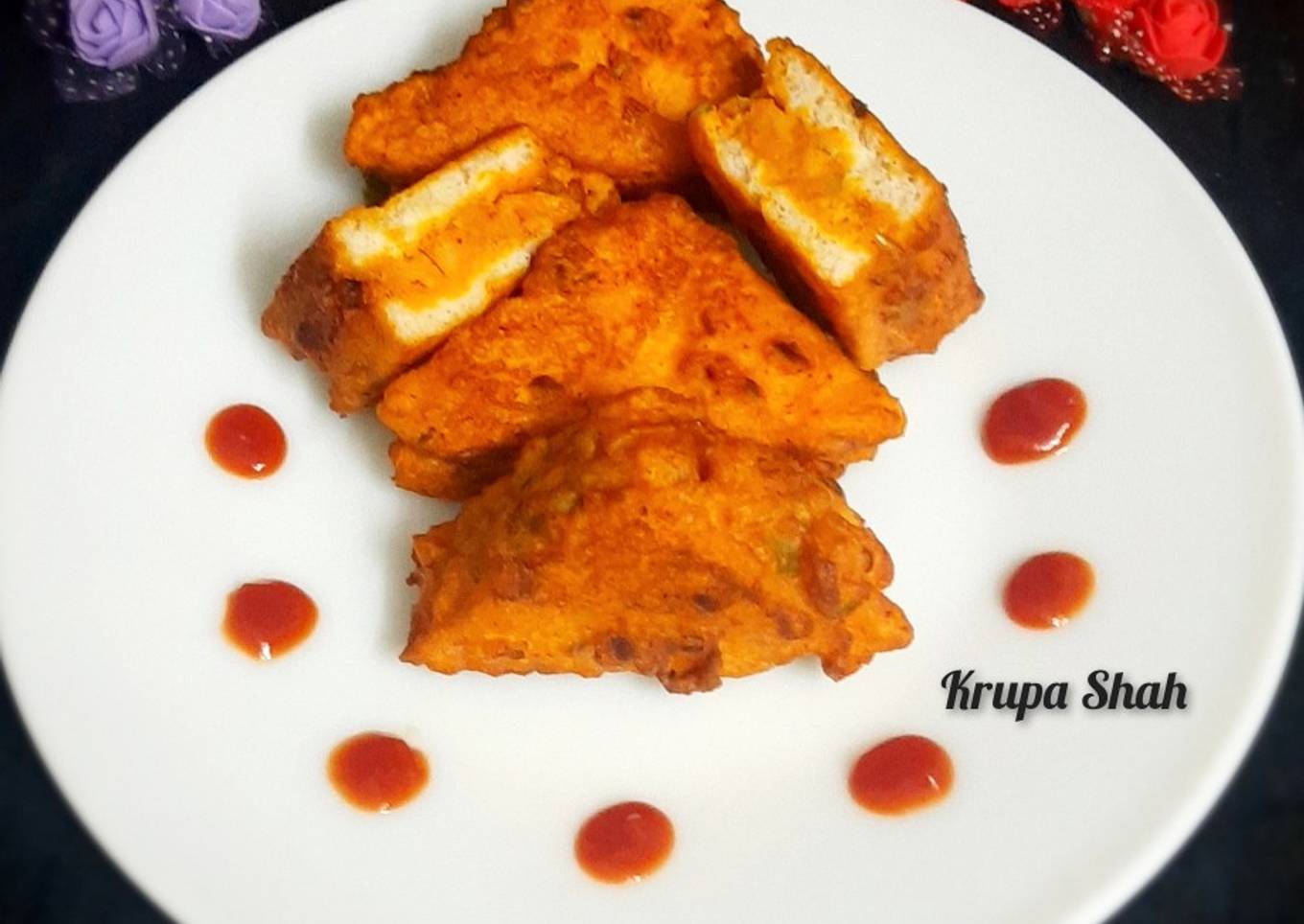 Stuffed bread pakoda