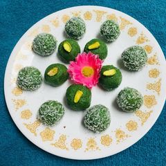 A picture of Paan Coconut Truffles.