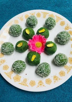 A picture of Paan Coconut Truffles.