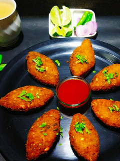 क्रिस्पी पौटेटो पीनट कटलेट (Crispy Potato peanut cutlet recipe in Hindi) रेसिपी मुख्य फोटो