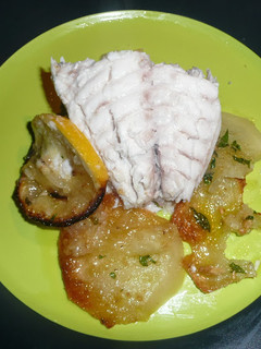 Una foto de Besugo al horno