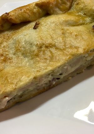 Foto principal de Empanada de pollo especiado con bechamel