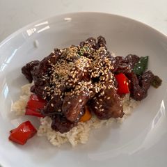 A picture of Mongolian Beef.
