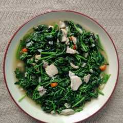 รูปของ Tumis Bayam Toping Ayam~~