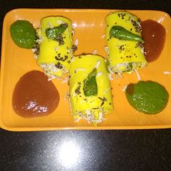 A picture of Khandvi.
